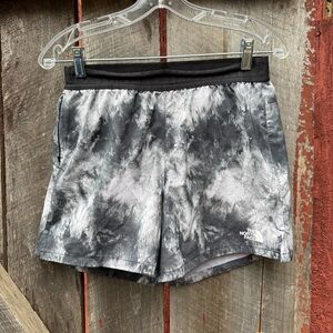 The North Face Women's Wander Shorts Tie-Dye Black Gray Athletic Shorts
